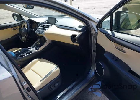 2017 Lexus Nx 200T z USA, uszkodzony, nr VIN JTJYARBZ2H2058477